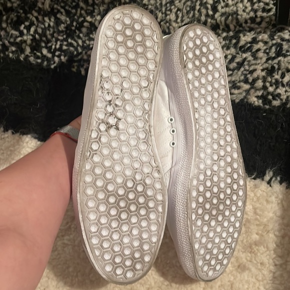 Mens adidas white sneakers size 13.5 - Picture 3 of 6